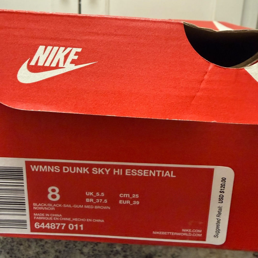 Nike WMNS Dunk Sky Hi Essential - Black.